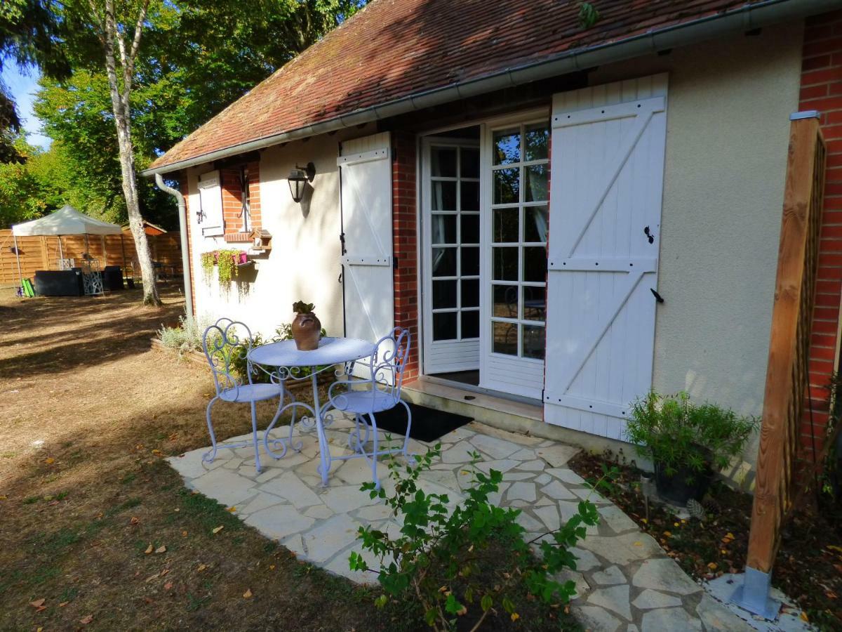 Chambres D'Hotes Les Muscaris Feins-en-Gatinais Eksteriør bilde